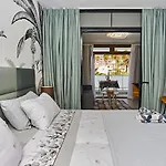 Апартаменты Parrot's House- Yumbo Center Плайя-дель-Инглес