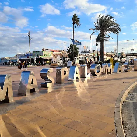 Parrot's House- Yumbo Center Apartament Playa del Inglés