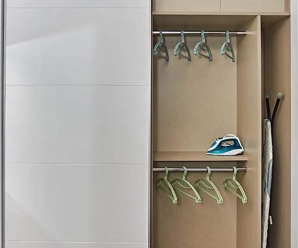 Parrot's House- Yumbo Center Playa del Ingles (Gran Canaria)