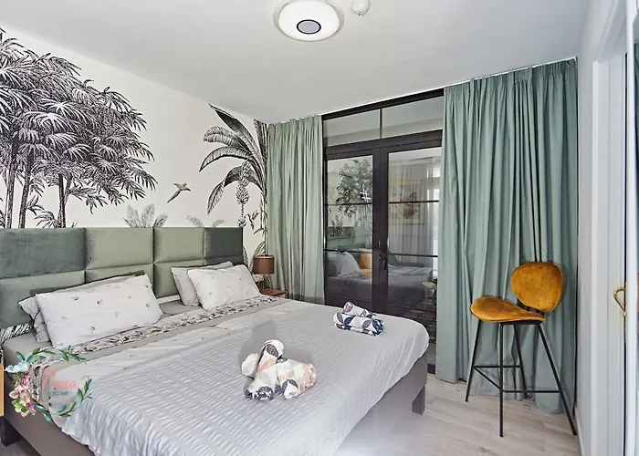 Parrot's House- Yumbo Center Apartment