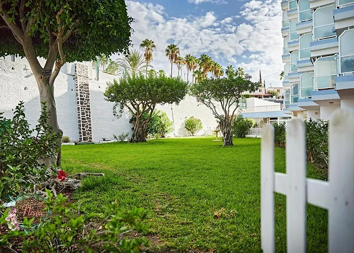 Parrot's House- Yumbo Center