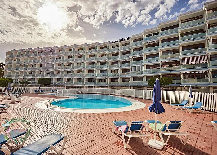 Parrot's House- Yumbo Center Apartment *