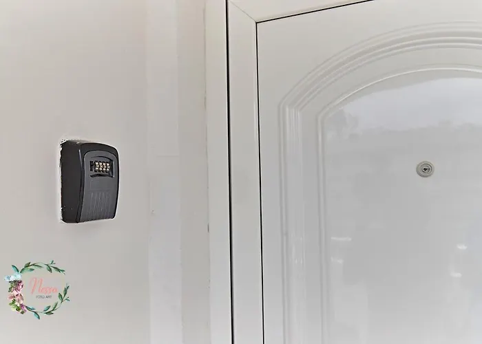 Parrot's House- Yumbo Center Lägenhet