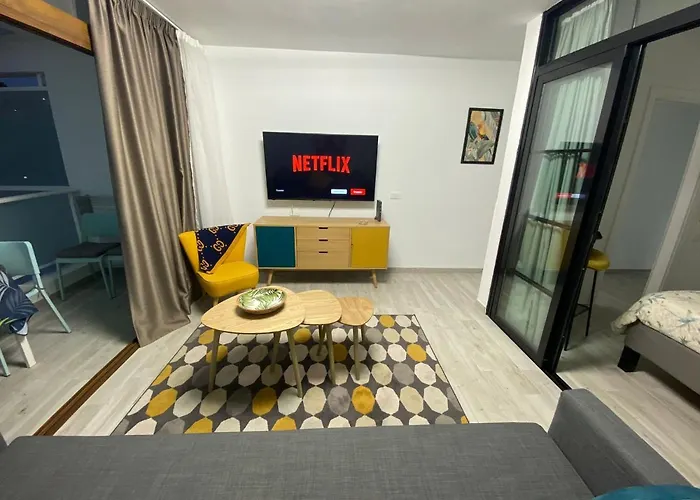 Parrot's House- Yumbo Center شقة بلايا ديل إنغلز