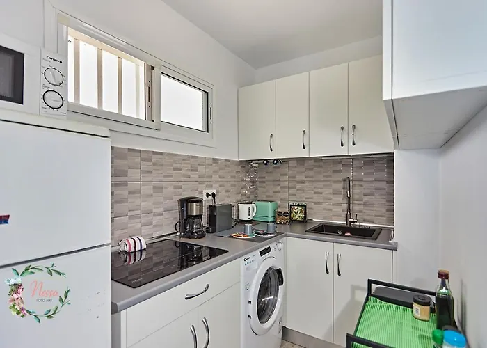 Parrot's House- Yumbo Center Apartment *