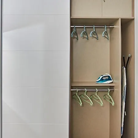 Parrot's House- Yumbo Center Playa del Inglés